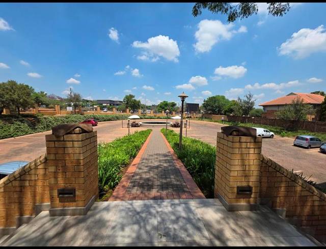 BUSINESS PROPERTY TO RENT IN FAERIE GLEN